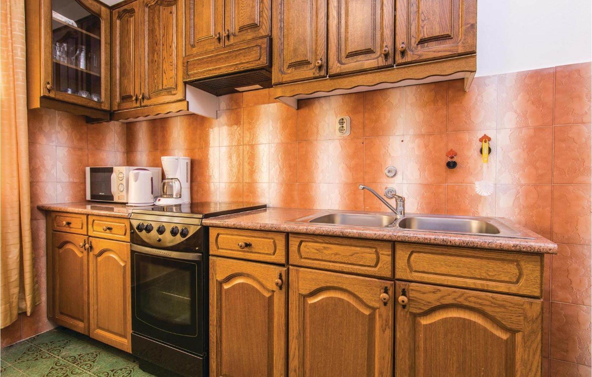4 Bedroom Awesome Apartment In Starigrad ภายนอก รูปภาพ