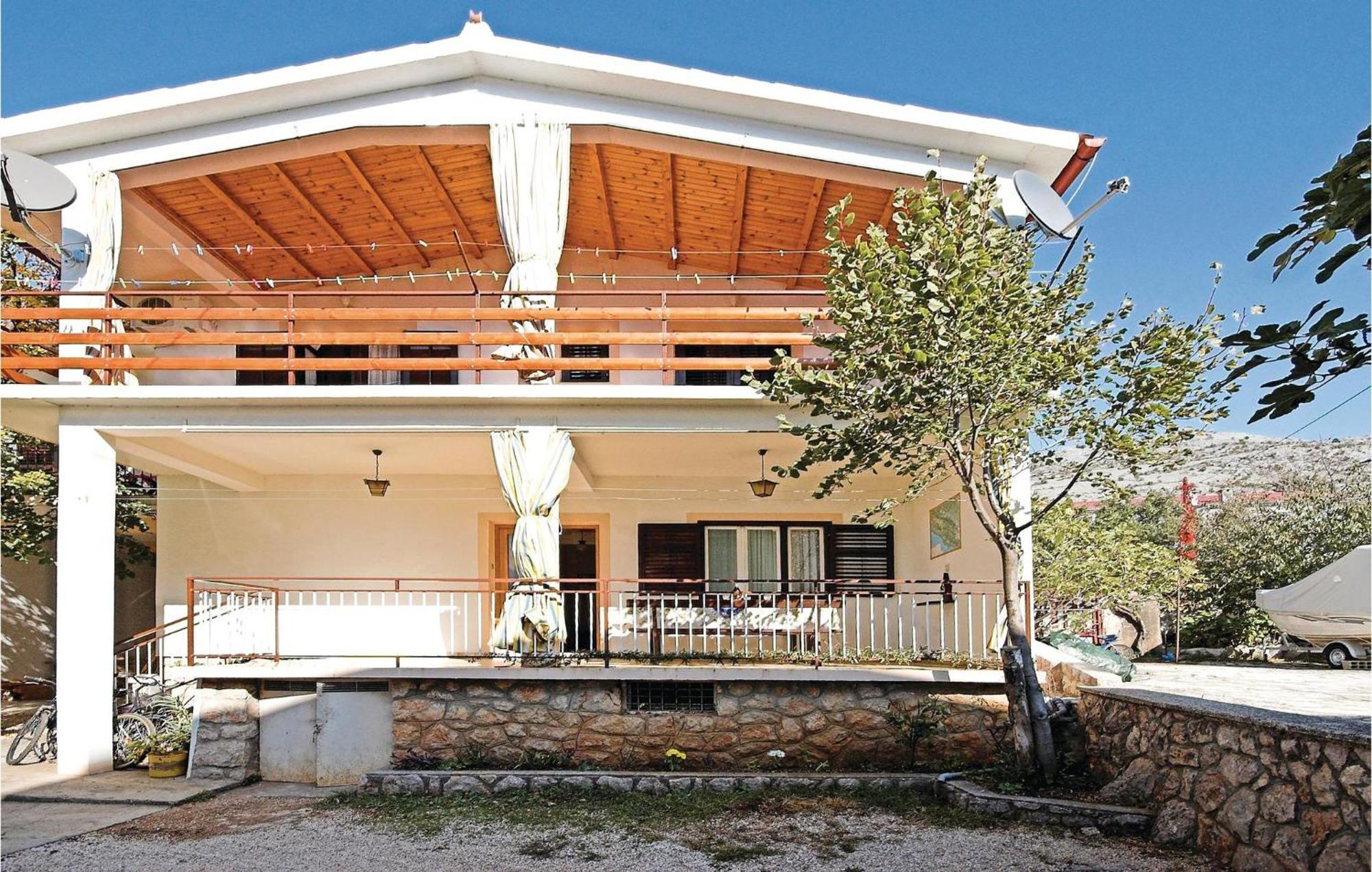 4 Bedroom Awesome Apartment In Starigrad ภายนอก รูปภาพ